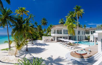 Изумительная 6-спальная резиденция на берегу девственного пляжа. Baa Atoll